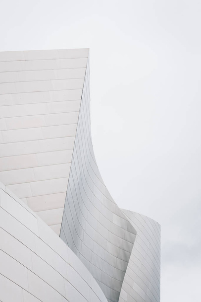 Modern architectural details of the Walt Disney Concert Hall in  - 写真・画像