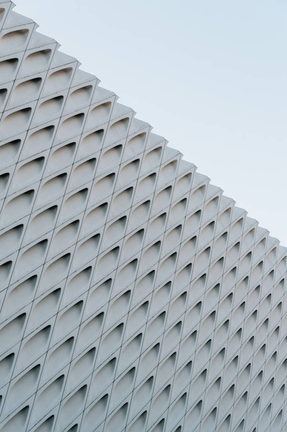 Architectural details of the Broad Art Museum, in downtown Los A - Фото, изображение