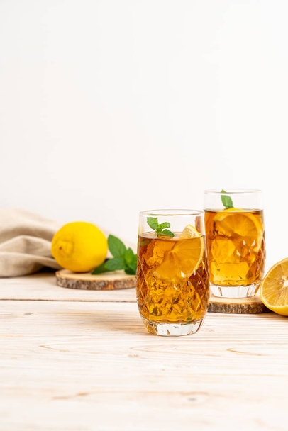 glass of ice lemon tea - Foto, imagen