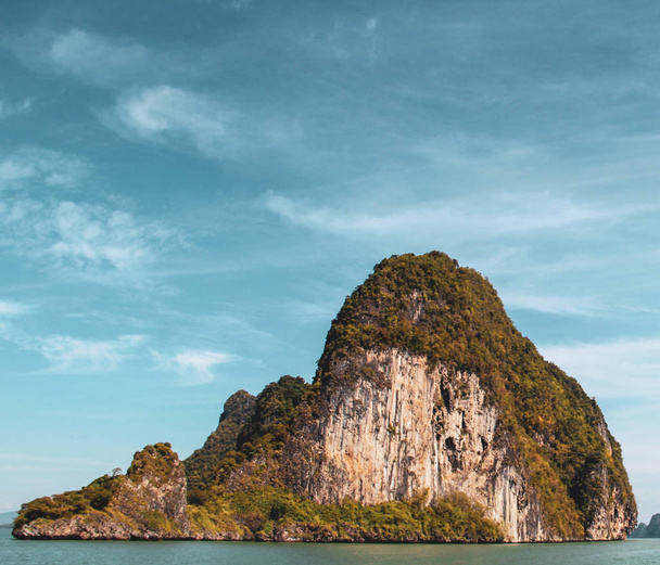 Rock and island formations in Gulf of Thailand - Valokuva, kuva