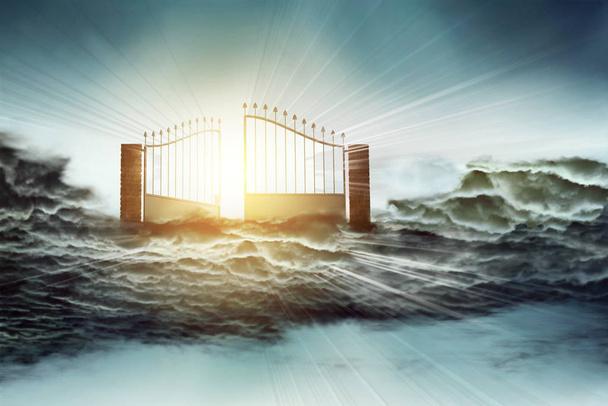 puerta del cielo a Dios y Jesús para la resurrección cristiana y el concepto de fe
  - Foto, imagen