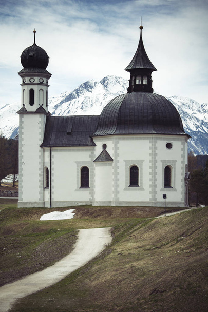 Alpesi templom Seefeld az ausztriai Tirolban - Fotó, kép