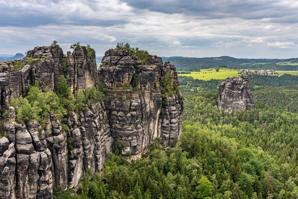 schrammsteine в саксоне Швейцарии, Германия
 - Фото, изображение