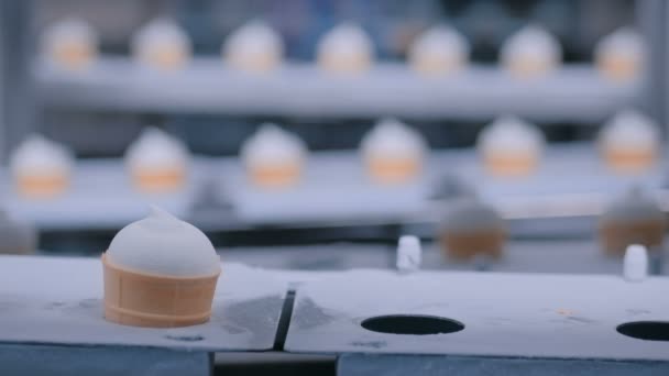 Linea di produzione automatica del gelato al moderno tessuto lattiero-caseario alimentare - Filmati, video