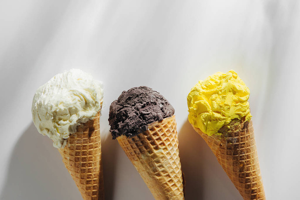 Ice cream cones on white background. Summer concept. - Foto, Imagem