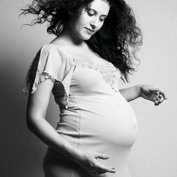 Young pregnant woman - Fotoğraf, Görsel