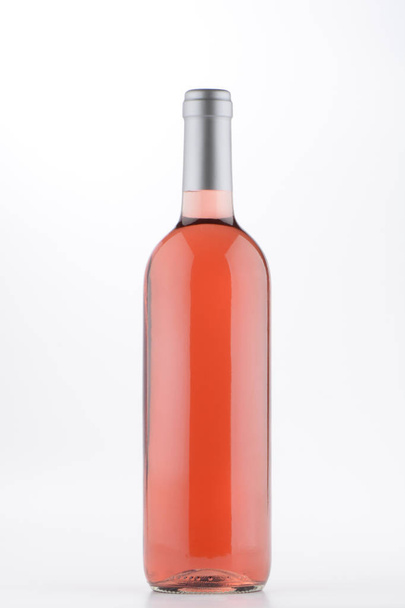 Bottle of rose wine - Foto, Bild