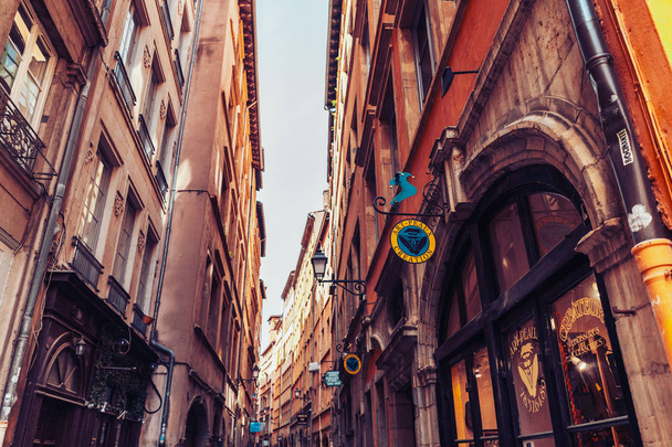Lyon, France - May 7, 2019. Charming narrow street in the old center of Lyon, France - Φωτογραφία, εικόνα