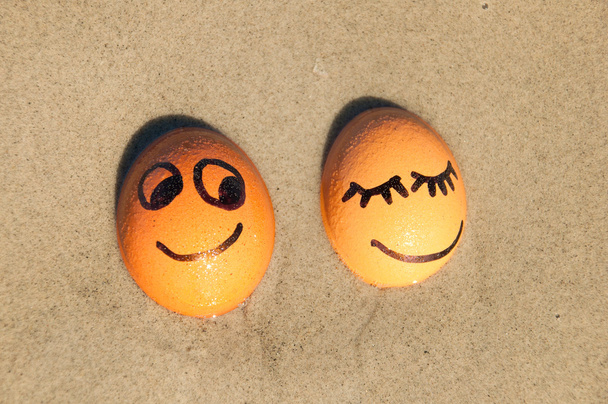easter funny eggs on a beach - Foto, Imagen
