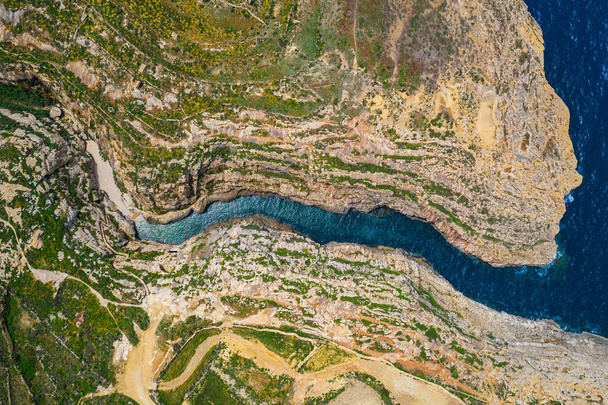 ウィード・イル・ガズリの航空写真。ゴゾ島マルタ国 - 写真・画像