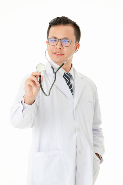 Asijské lékař na izolované bílé pozadí - Fotografie, Obrázek