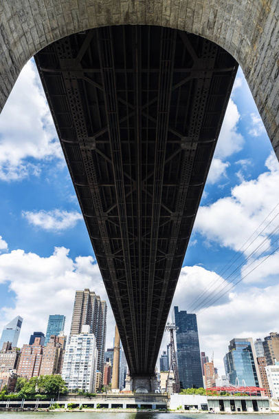  Мост Эда Коха Куинсборо в Манхэттене, Нью-Йорк, США
 - Фото, изображение