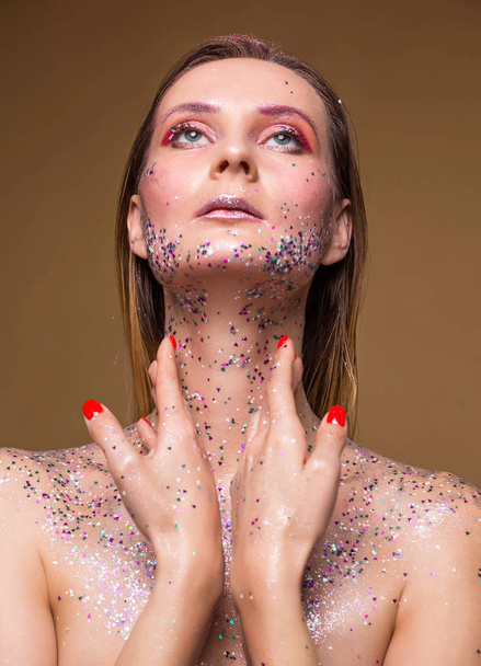 Fashion model woman with trendy glitter make-up - Fotografie, Obrázek