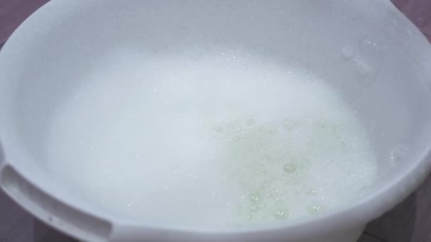 Kids make soap bubbles in the bathroom - Footage, Video