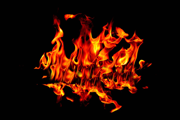 Palbu plameny na abstraktní umění černé pozadí, hořící žhavých jisker vzestupu, ohnivě oranžová zářící létající částice - Fotografie, Obrázek