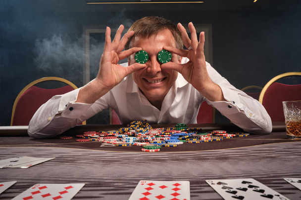 Карты дурак как играть в парень подскажите онлайн покер на деньги