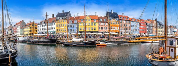 panoramiczny widok na Nyhavn w Kopenhadze, Dania - Zdjęcie, obraz