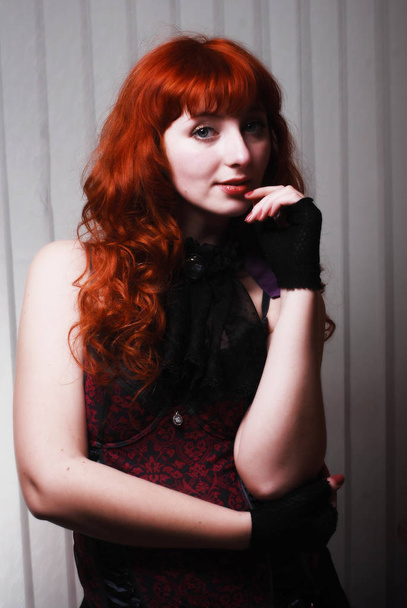 Piękna sexy redhead dziewczyna - Zdjęcie, obraz