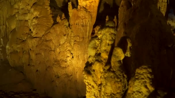 Prométheus jeskyně-krasová jeskyně v západní Gruzii, - Záběry, video