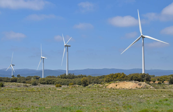 Вітроенергетика вентилятори в провінції Теруель Іспанії - Фото, зображення