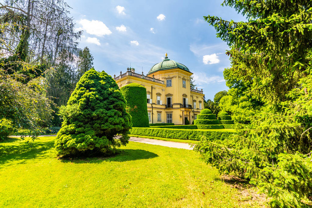 Buchlovice castle, Czech republic. Ancient heritage exterior built in baroque style. Famous tourist destination in South Moravia region - Foto, Imagen