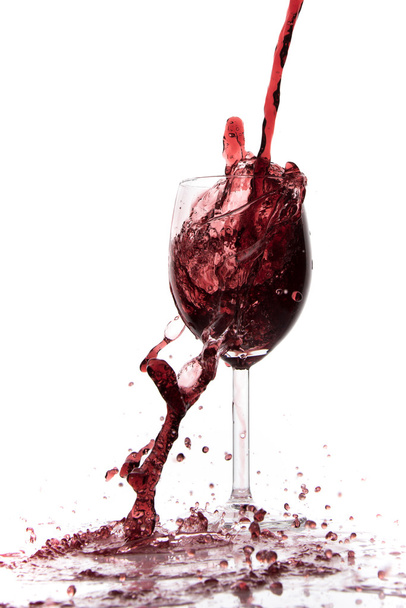 Verser du vin rouge - Photo, image