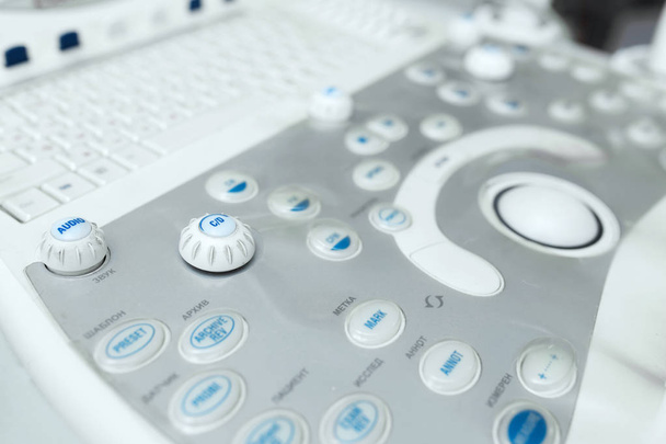 Ultrasound scanner and buttons closeup. Ultrasound sensors - Foto, afbeelding
