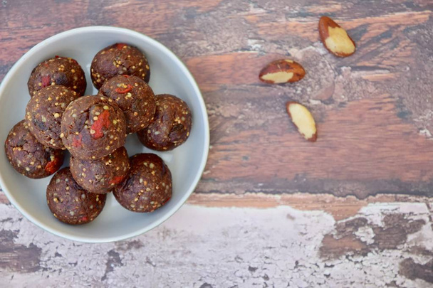 Healthy organic brazil nut coconut chocolate energy balls - 写真・画像