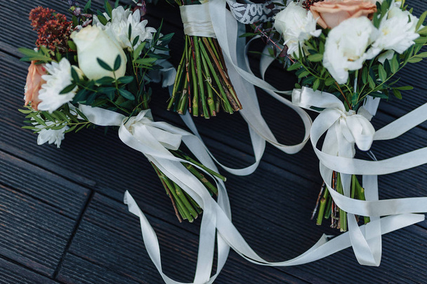 wedding bouquet and wedding decoration, flowers and wedding floral arrangements - Fotografie, Obrázek