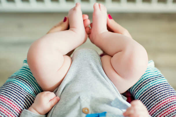 schattige baby benen - Foto, afbeelding