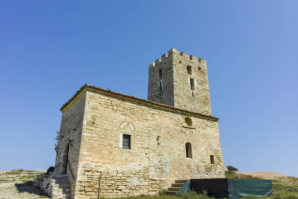 Torre bizantina nella città di Nea Fokea, Kassandra, Calcidica, Macedonia Centrale, Grecia
 - Foto, immagini