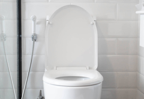 Miski WC zbliżenie w łazience, selektywne skupienie - Zdjęcie, obraz