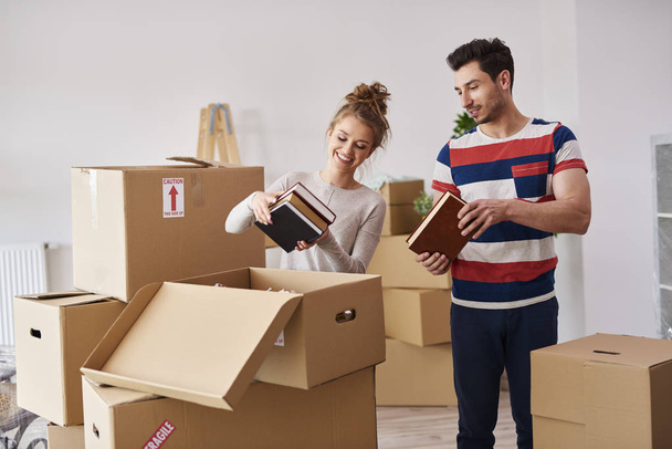 Young couple moving in to house  - Photo, Image