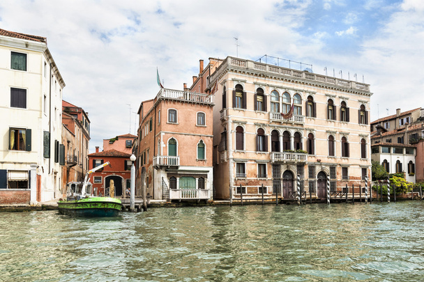 Summer shot of houses near Grand Canal, Venice - 写真・画像