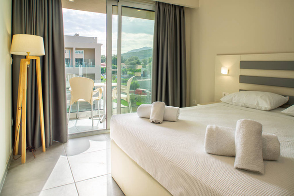Luxurious Hotel room  - Фото, изображение