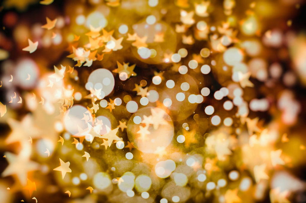 Lila és sárga absztrakt háttér. bokeh homályos gyönyörű fényes fények karácsony - Fotó, kép