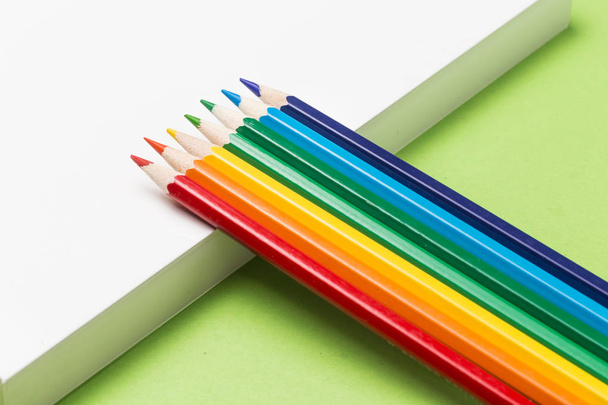 Цветной карандаш для рисования
 - Фото, изображение