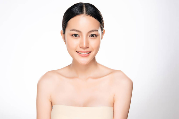 Hermosa joven asiática mujer con limpia piel fresca, - Foto, imagen