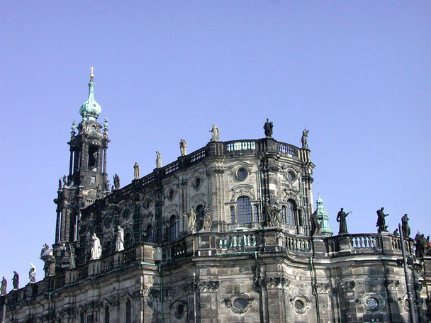 Dresden 28. maaliskuuta 2002; Semperoper
 - Valokuva, kuva