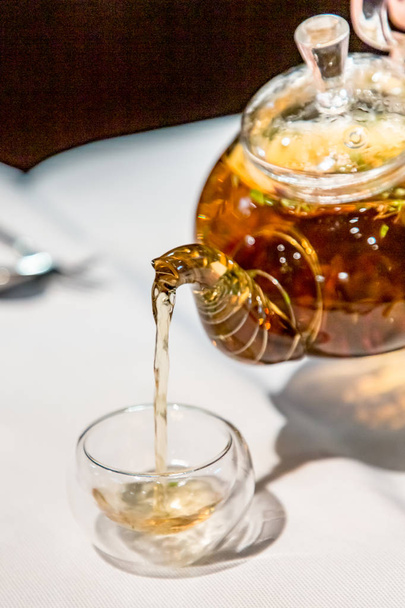 Tea in glass teapot - Fotografie, Obrázek