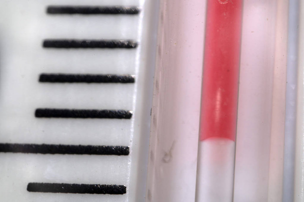 Mercure thermomètre rouge indicateur chaud détail
 - Photo, image