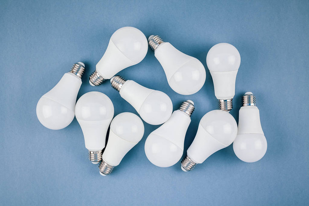 Energiebesparing en eco vriendelijke LED-lampen - Foto, afbeelding
