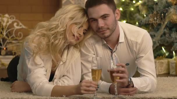 Real Time Happy Family Celebrating Christmas Or New Year - Materiał filmowy, wideo