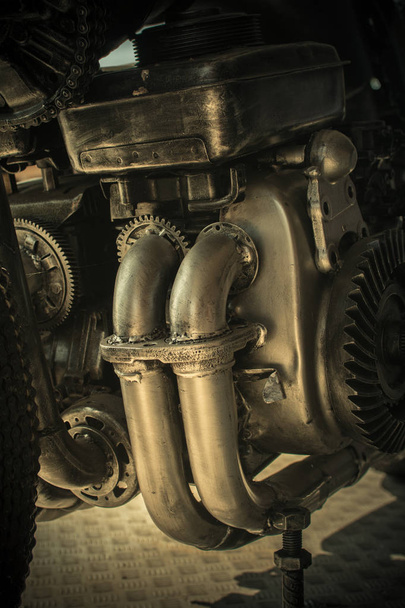 Koła zębate z bliska starego silnika  - Zdjęcie, obraz