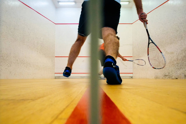 Mutilva, Navarra, İspanya'da squash oynayan iki arkadaş - Fotoğraf, Görsel