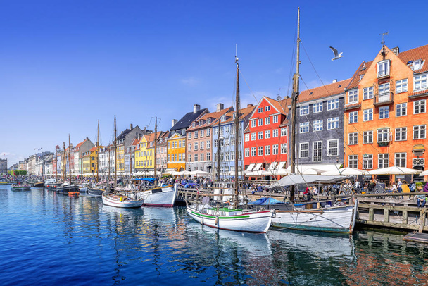 панорамний вид на Нюхавн знаходиться в Копенгагені, Данія - Фото, зображення
