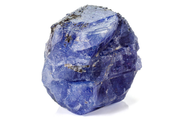 Makro sininen turmaliini mineraali kivi valkoisella pohjalla
 - Valokuva, kuva