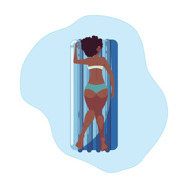 mujer afro bronceándose en colchón flotante flotando en el agua
 - Vector, Imagen