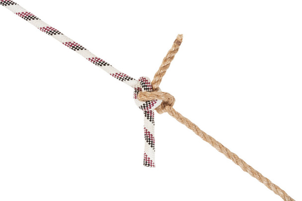 другая сторона сгиба узла риггера, соединяющего веревки
 - Фото, изображение