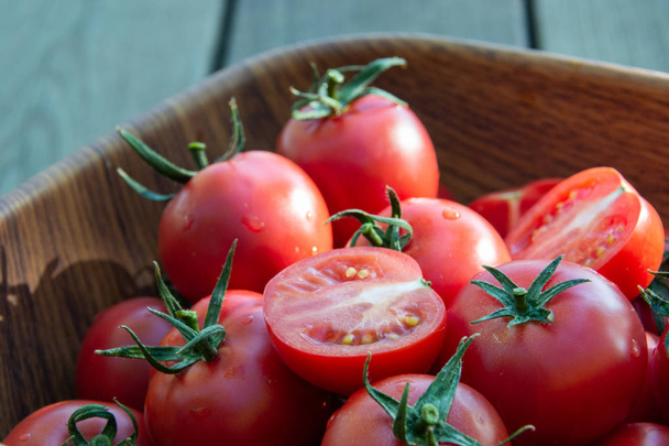 Tomatoes in a bown - Фото, зображення